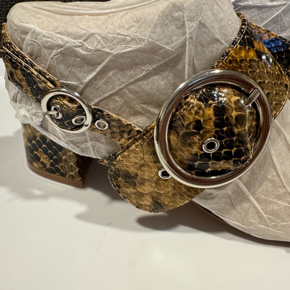 Top Shop Snake Skin Silver Buckle Sandals size 5.5 yellowish and black - Picture 3 of 5